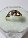 Inel Damă din Aur 14K cu Pietricele Albe și Albastre – Design Extravagant Elegant