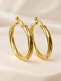 Cercei rotunzi tip creole din aur 14K, cu striații fine – diametru 2 cm, 2,42 g