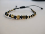 Brățară din Șnur cu Aur 14K, Mărgele Negre și Elemente Decorative Tip Zar